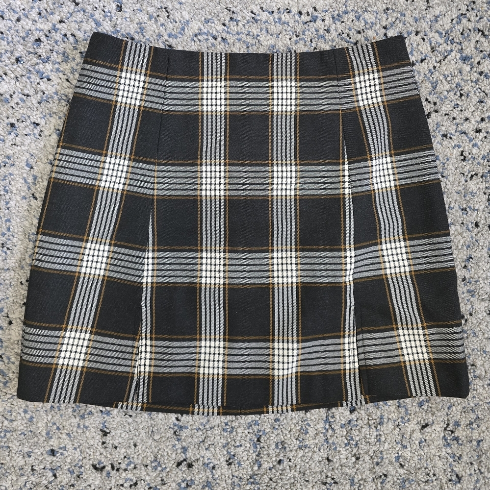 Sunday Best Black and White Pleated Pencil Skirt